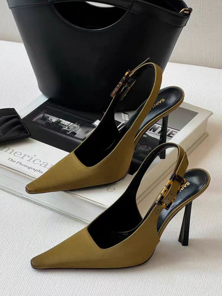 حذاء بكعب عالٍ مفتوح من الخلف بإبزيم من صدفة السلحفاة – فيرابكي