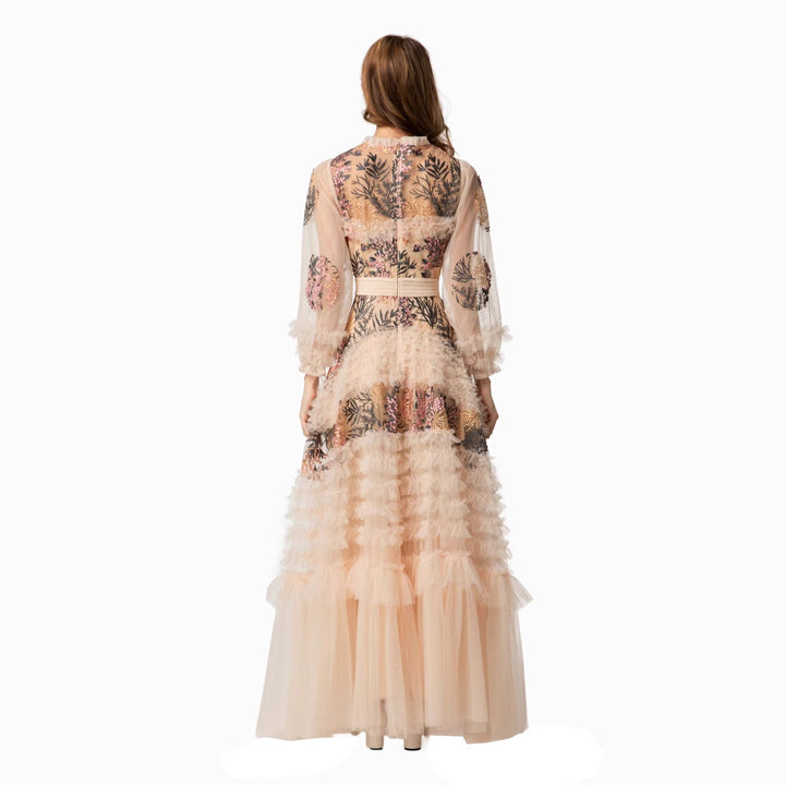 فستان من التول المطرز مع تنورة بكشكشة متعددة الطبقات – سيرافينا