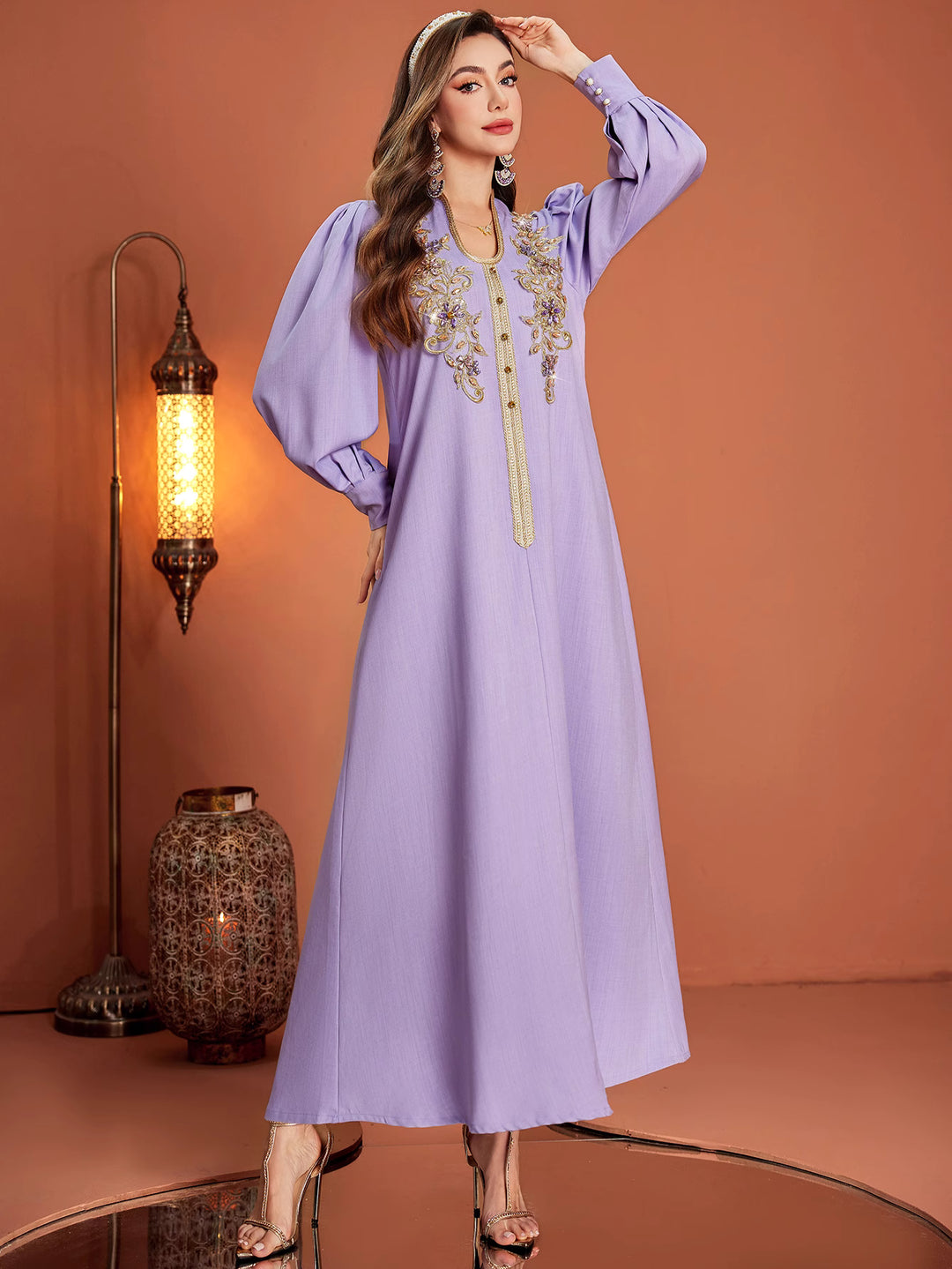 op maat gemaakte flare-pak met satijnen pofmouwen – VALENCIA 