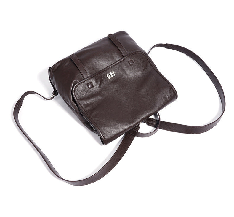 حقيبة ظهر جلدية كلاسيكية بغطاء للإغلاق – أرديناف