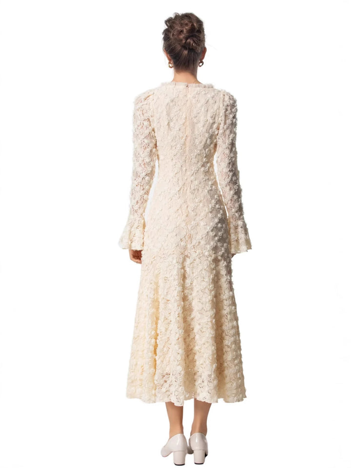فستان متوسط ​​الطول من الدانتيل المزخرف بأكمام واسعة – إسمي