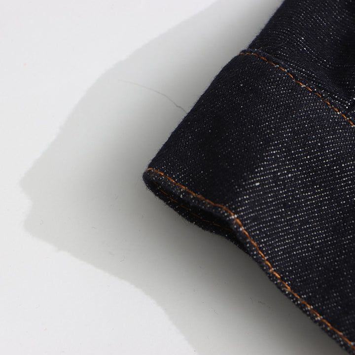 بدلة مصممة خصيصًا بأزرار ذهبية – مارون