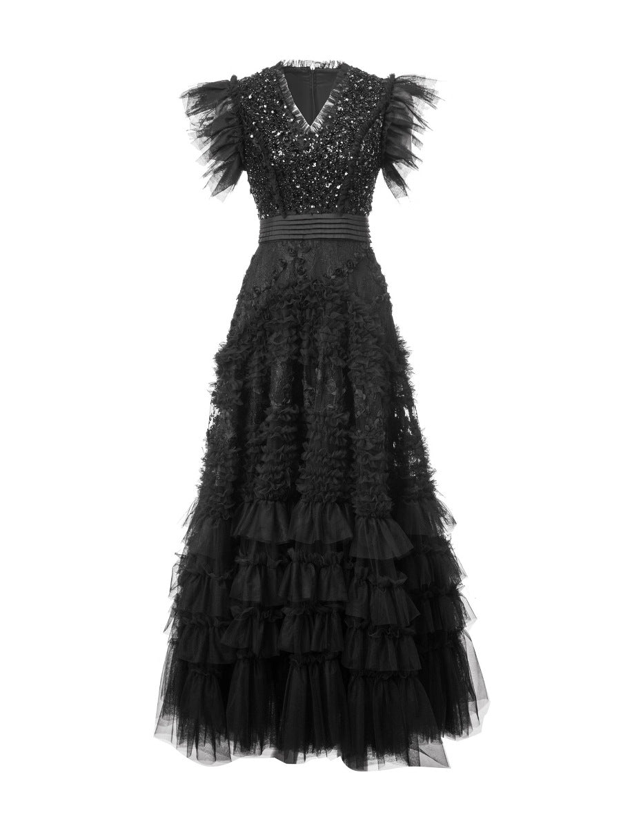 فستان من التول متعدد الطبقات مع صد من الترتر وأكمام مكشكشة - سيليست