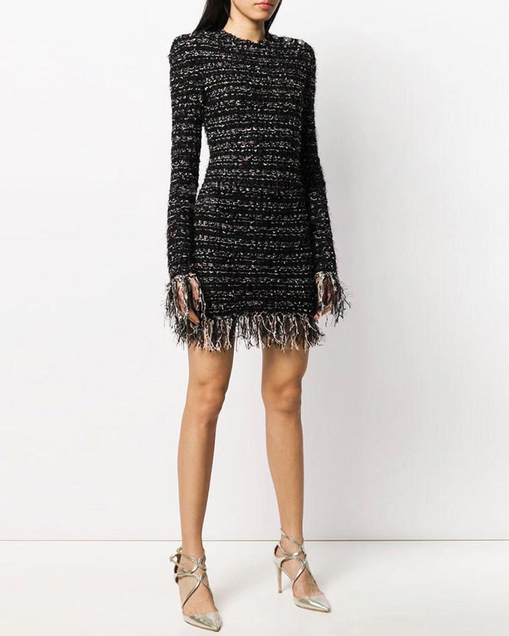 فستان قصير من التويد بأكمام طويلة وحافة مزينة بشراشيب – أديليزو