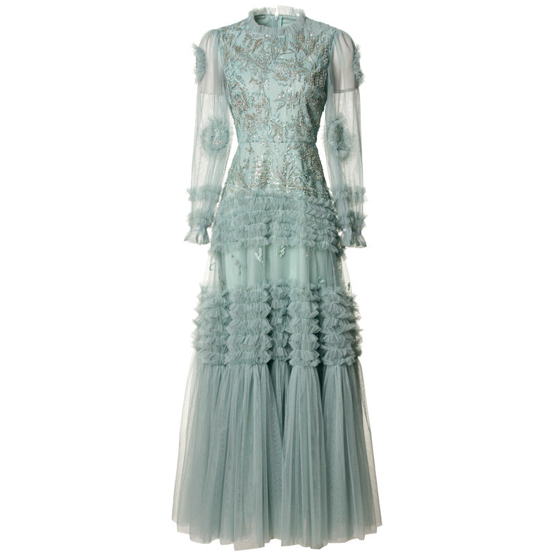 فستان من التول المطرز مع تنورة بكشكشة متعددة الطبقات – الصفاء