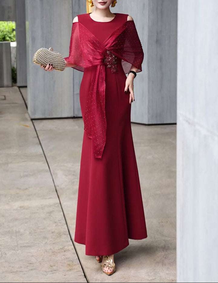 فستان مفتوح من الأمام بكتف مكشوف مع لفافة مزخرفة – روزابيلا