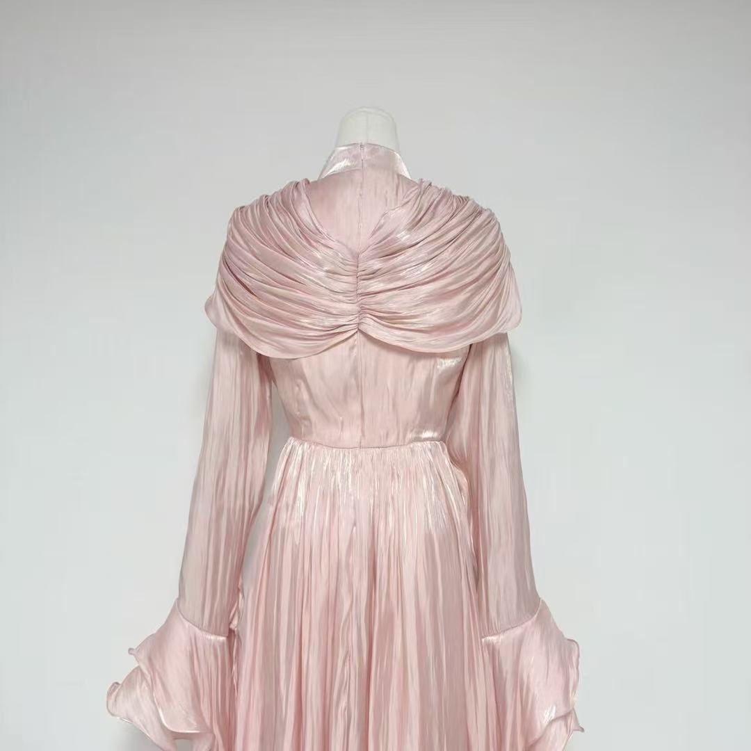 Plissiertes Oberteil mit ausgestellten Ärmeln und Maxirock-Set mit Taillengürtel – Rosiny 