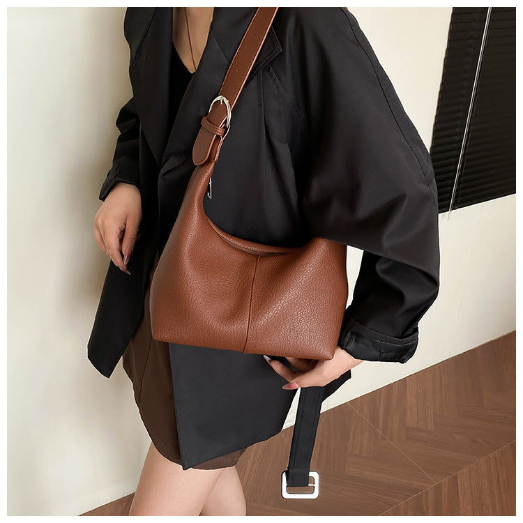 gewebte Rattan-Tragetasche mit doppelten Ledergriffen – LÉONIE 