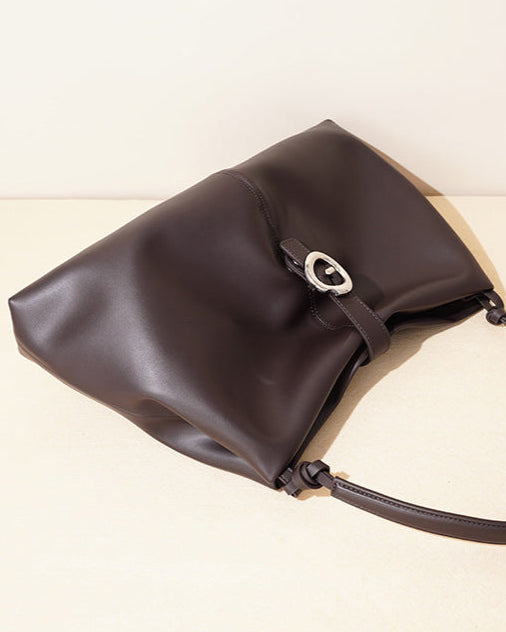 mouwloze uitlopende midi-jurk met kettingriem - CELIAV 