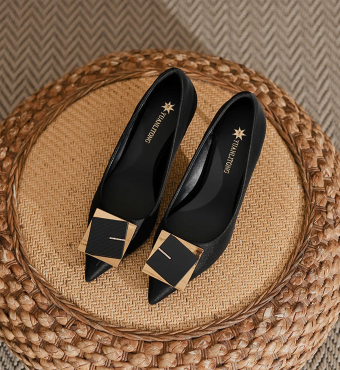 pointed-toe pumps with oversized square buckle – LUCIARO