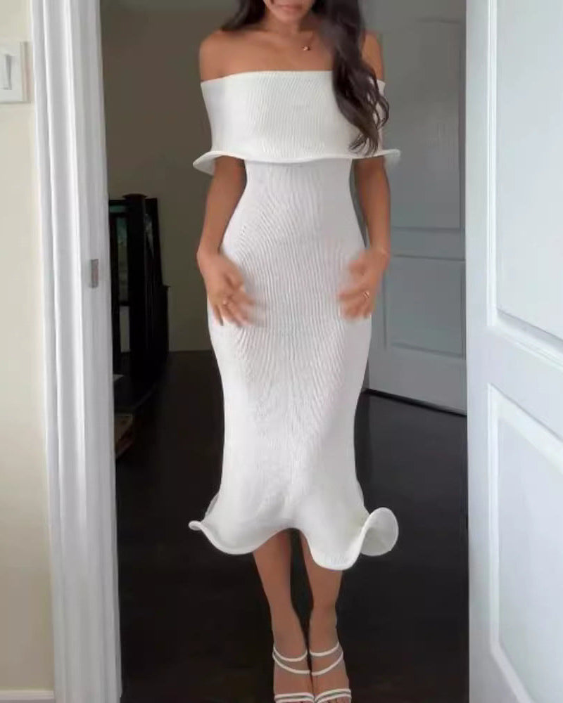 فستان ميدي محبوك مكشوف الأكتاف مع حافة مكشكشة - سيرين