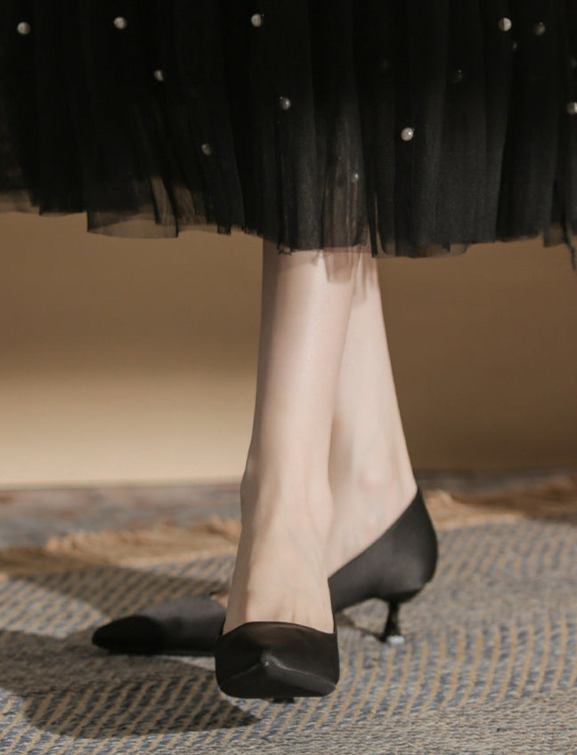 pointed-toe pumps with flared kitten heel – SERENALI