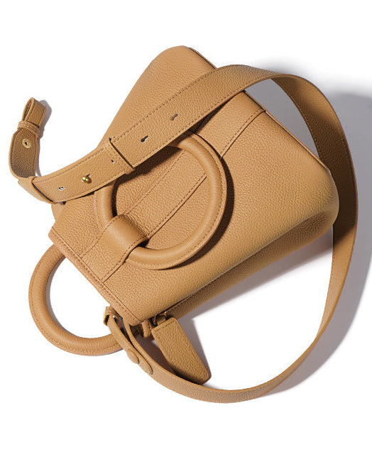 gewebte Rattan-Tragetasche mit doppelten Ledergriffen – LÉONIE 