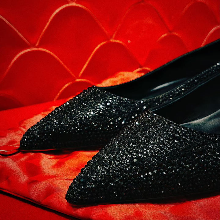 pointed-toe crystal-embellished flats – ARIAZVU