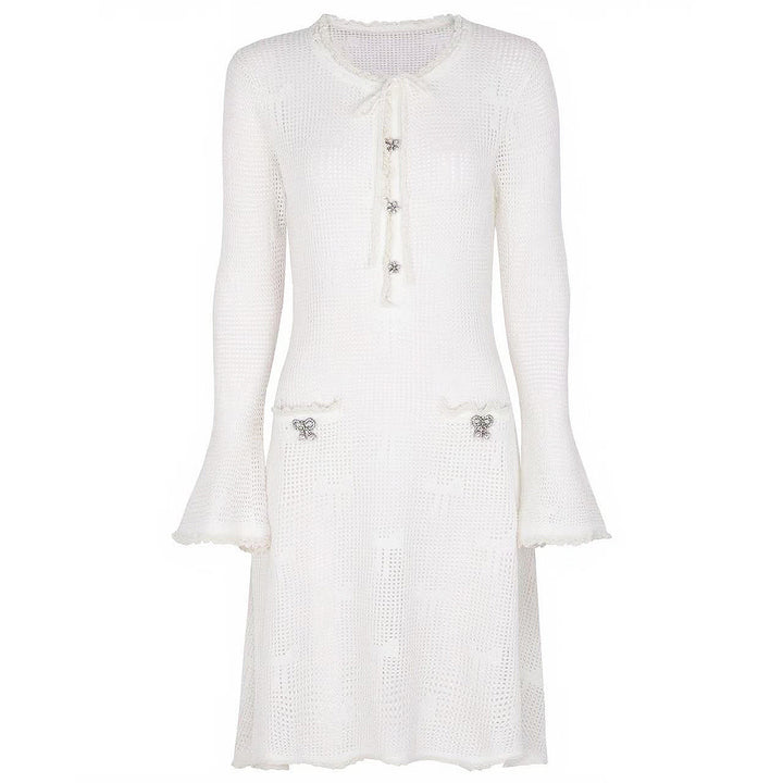 فستان كروشيه بأكمام واسعة وفتحة رقبة على شكل ربطة عنق – سيلينرتا