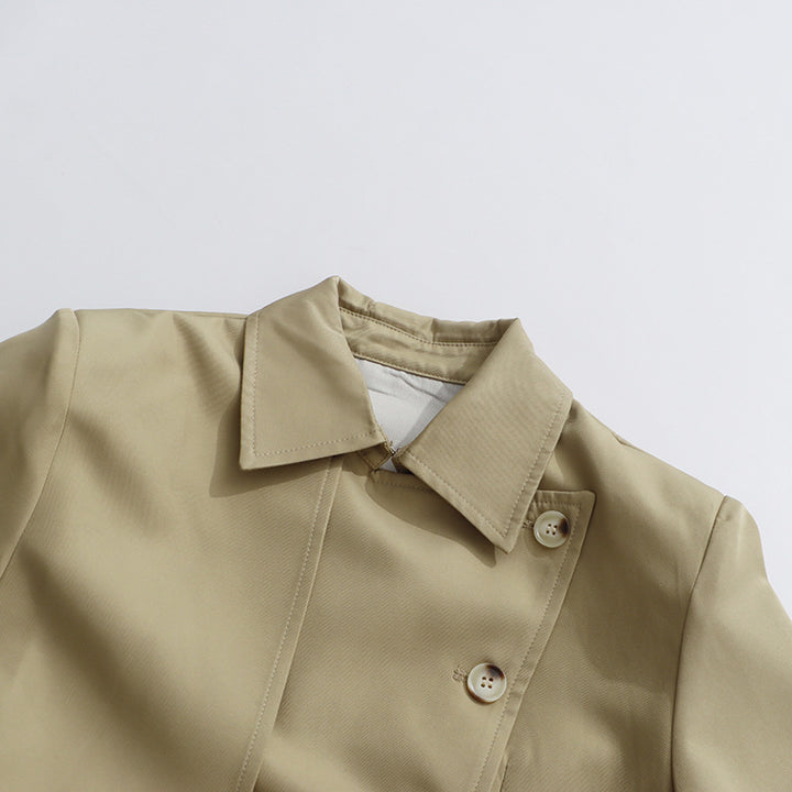 جمبسوت قصير بتصميم معطف واقٍ مزود بحزام وتفاصيل أزرار غير متماثلة - كايلا