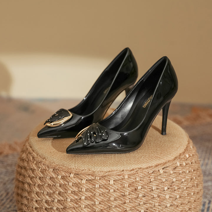 pointed-toe patent pumps with leaf embellishment – AURELIAR