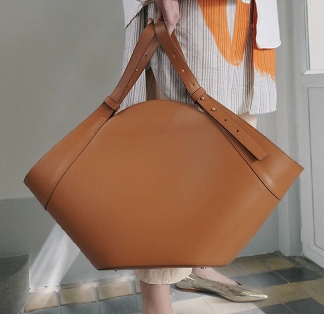 structured oversized tote with curved silhouette – MARENALA