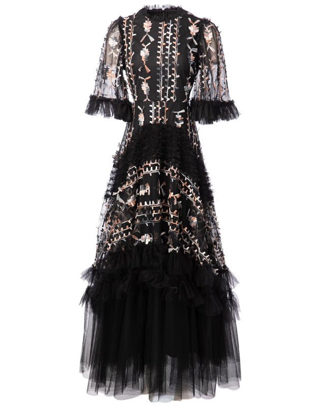 robe midi à manches courtes avec des appliqués floraux 3D - BLOOMIQ 