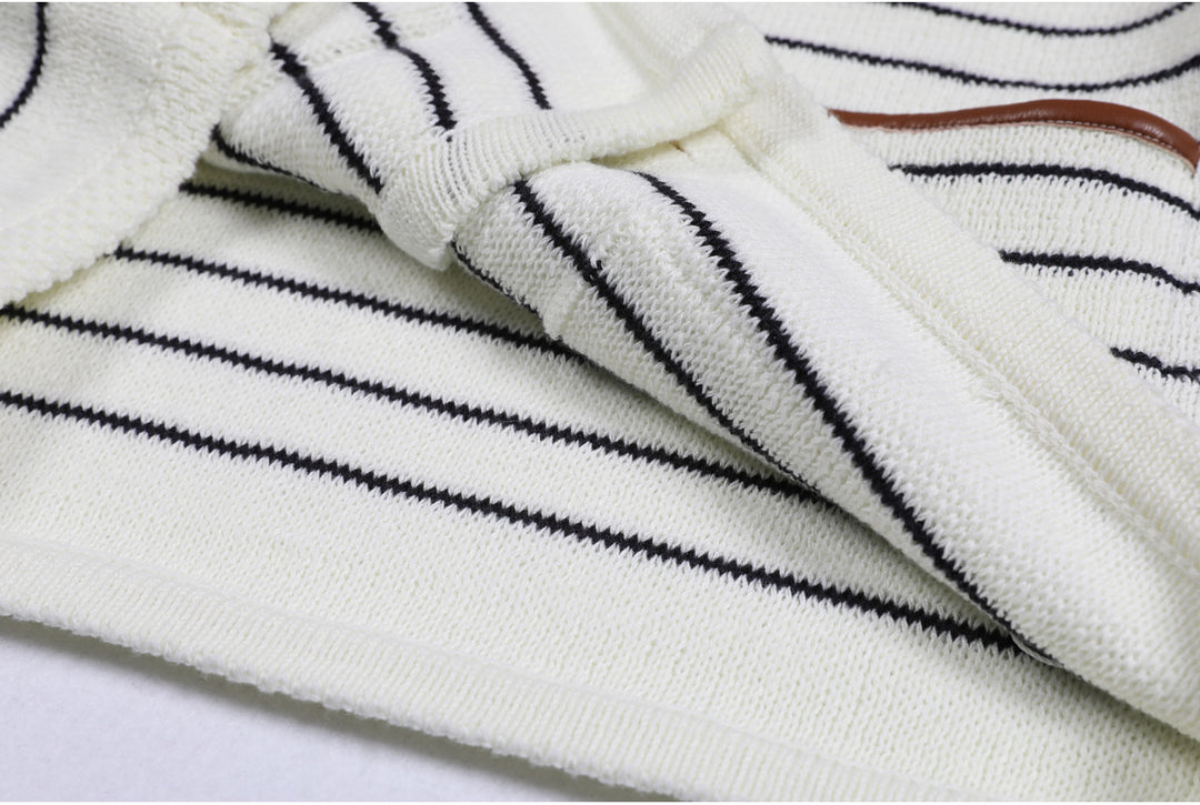 سترة محبوكة مخططة بأزرار ذهبية – ماريناكي