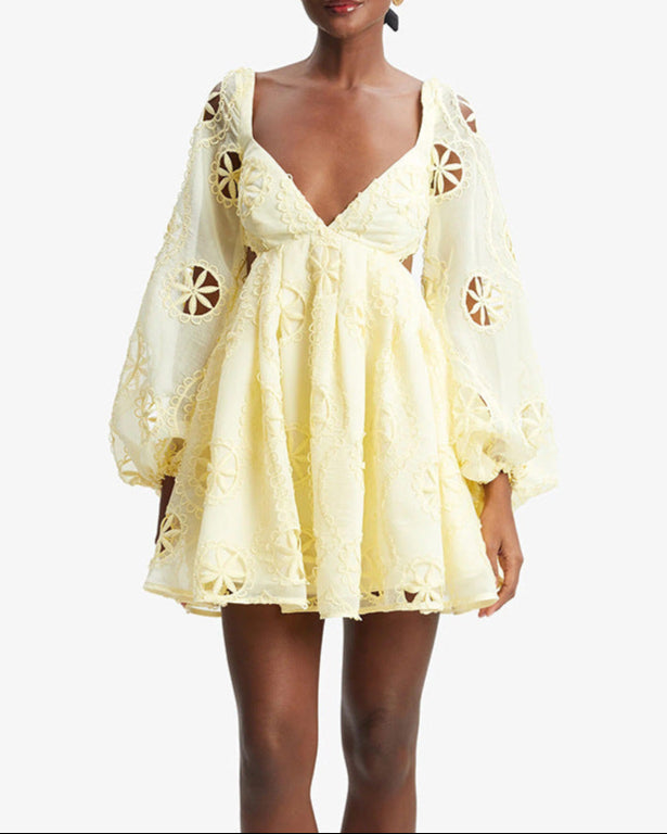 Haut à manches évasées plissées et ensemble jupe longue avec ceinture à la taille – Rosiny 