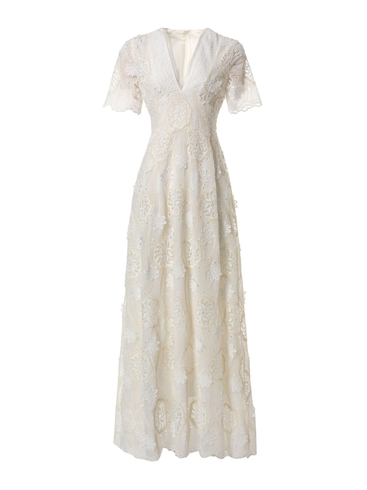 فستان ماكسي مطرز من الدانتيل مع حاشية صدفية – إيزابيلا