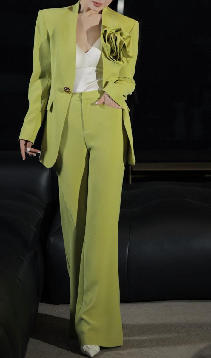 structured blazer suit with oversized rose – FUCHSIA