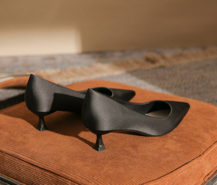 pointed-toe pumps with flared kitten heel – SERENALI