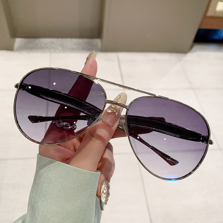 aviator sunglasses with gold metal frame - NOVAQRU