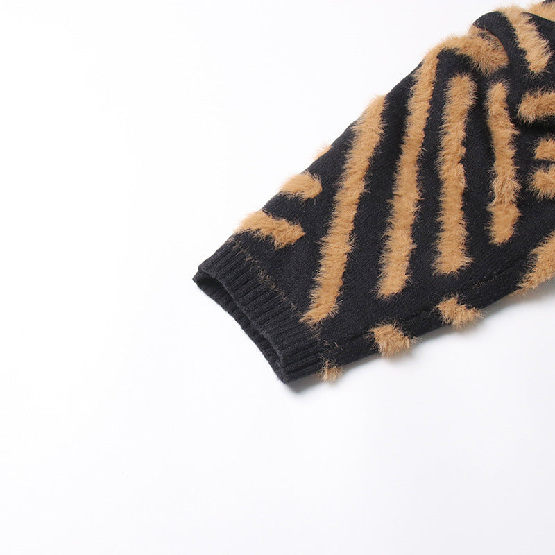 بلوزة محبوكة بنمط هندسي غامض مع ياقة عالية - نالاني