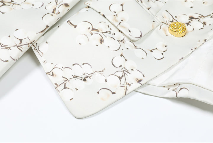 بليزر ساتان مزهر بأزرار ذهبية – سيرافينا