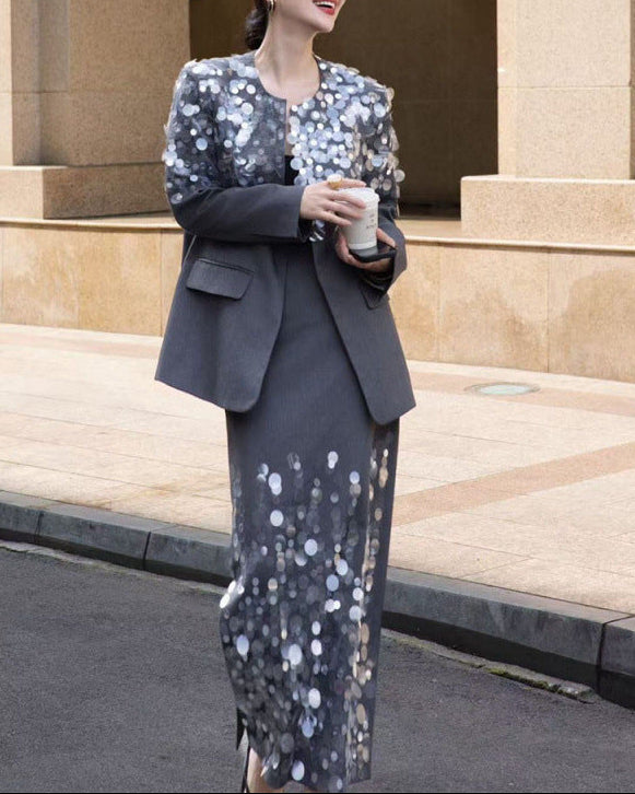 طقم تنورة بليزر مع ترتر فضي متدرج – نوفا