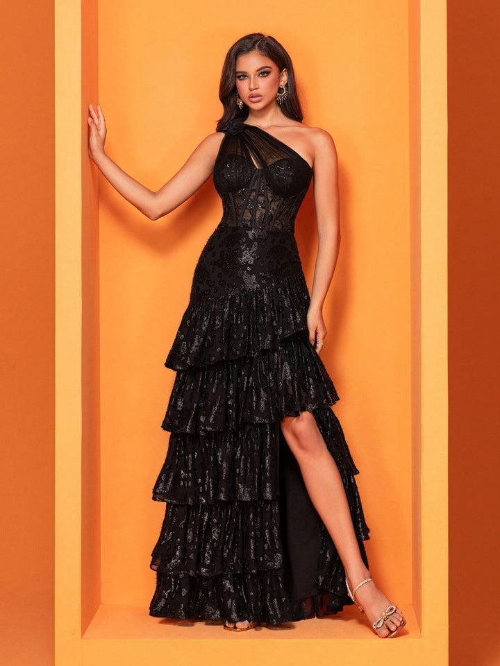 فستان ترتر متعدد الطبقات بكتف واحد وشق – فالنتينا