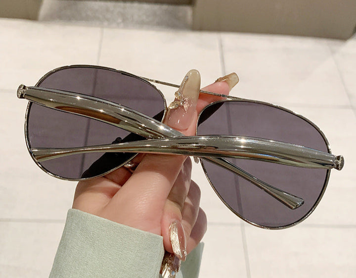 aviator sunglasses with gold metal frame - NOVAQRU