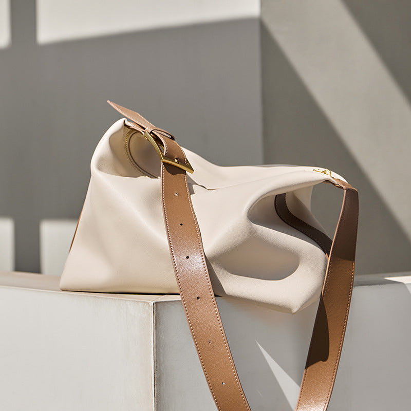 geweven rieten draagtas met dubbele leren handvatten – LÉONIE 