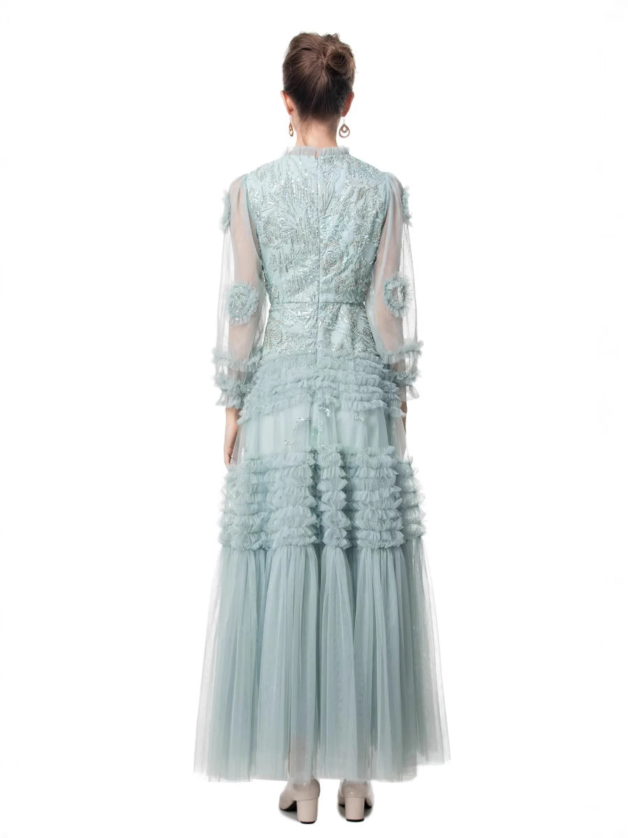 فستان من التول المطرز بتفاصيل الكشكشة المتعددة الطبقات – سيلستيا