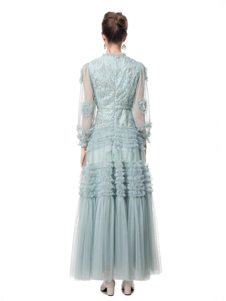 فستان من التول المطرز بتفاصيل الكشكشة المتعددة الطبقات – سيلستيا