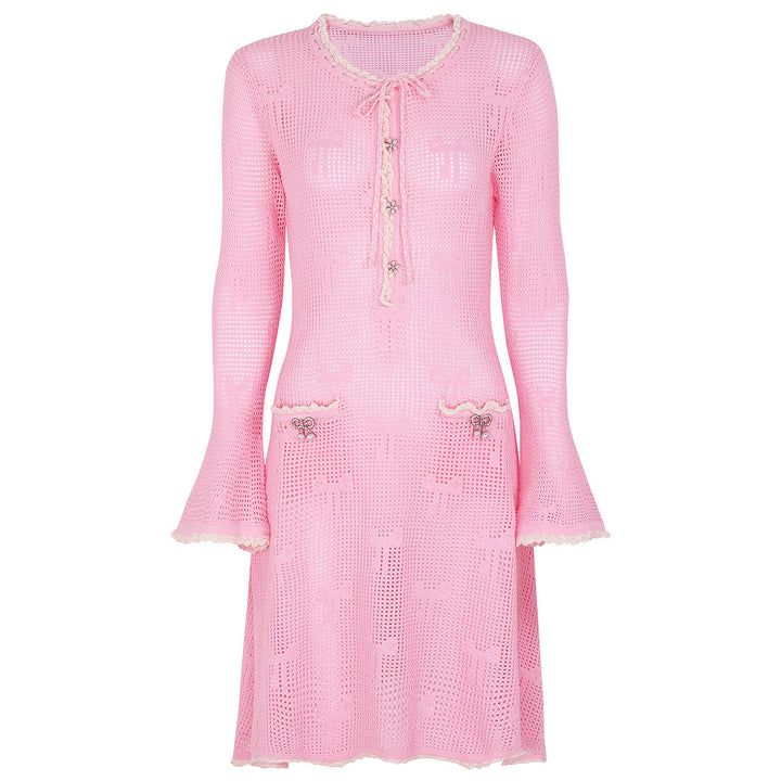 فستان كروشيه بأكمام واسعة وفتحة رقبة على شكل ربطة عنق – سيلينرتا