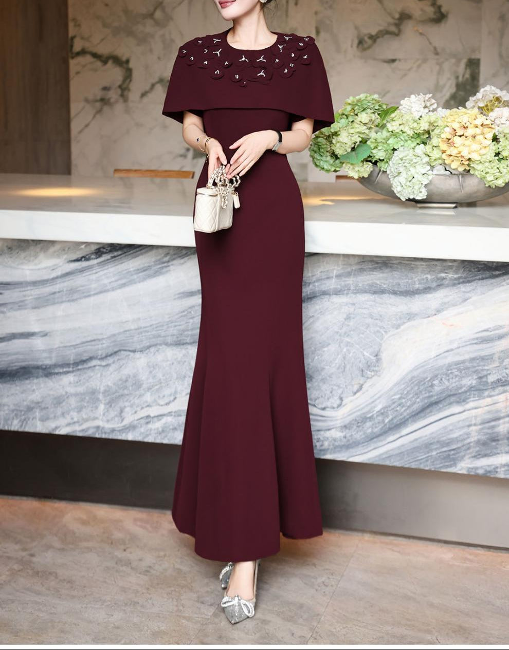 فستان حورية البحر بكتف مكشوف مع رقبة مزينة – فوشيا