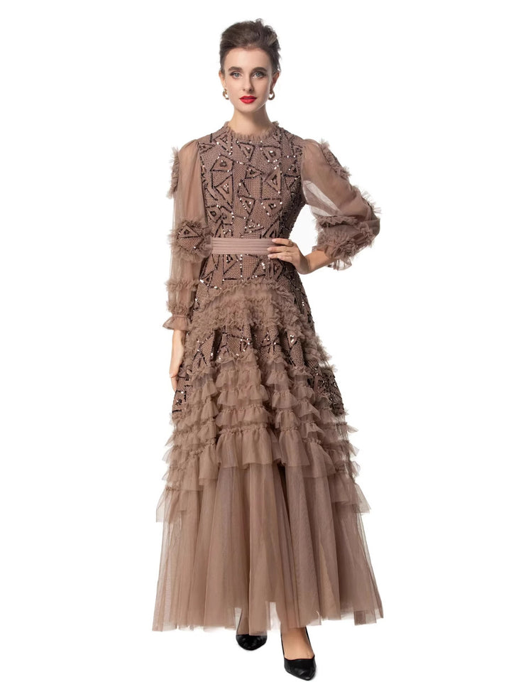 فستان من التول المطرز مع تنورة بكشكشة متعددة الطبقات – أورورا