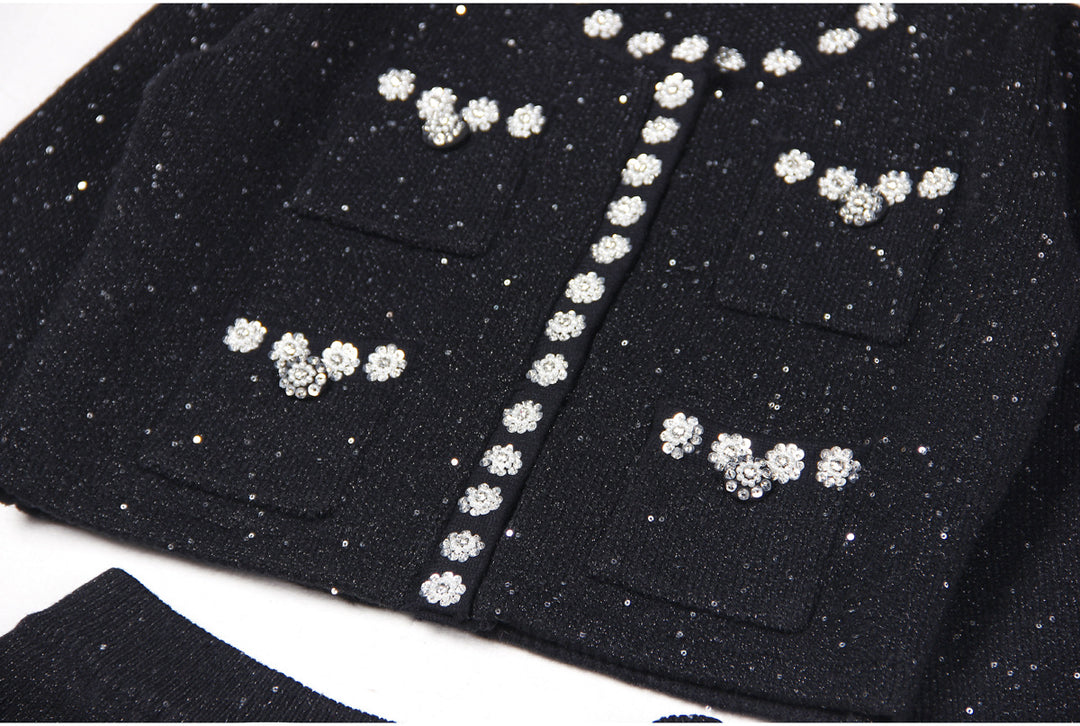 جاكيت تويد قصير مزين بالكريستال – دايسيلو