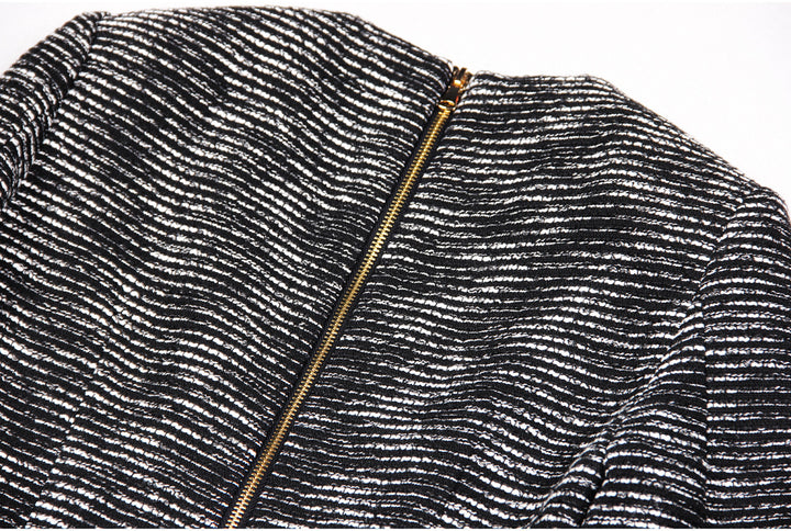 فستان قصير من التويد بأكمام طويلة وحافة مزينة بشراشيب – أديليزو