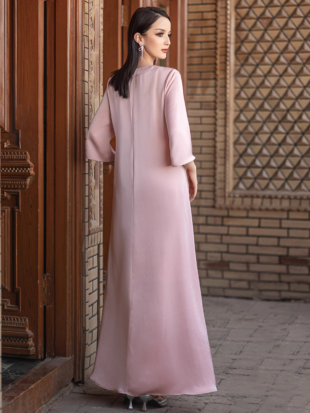 op maat gemaakte flare-pak met satijnen pofmouwen – VALENCIA 