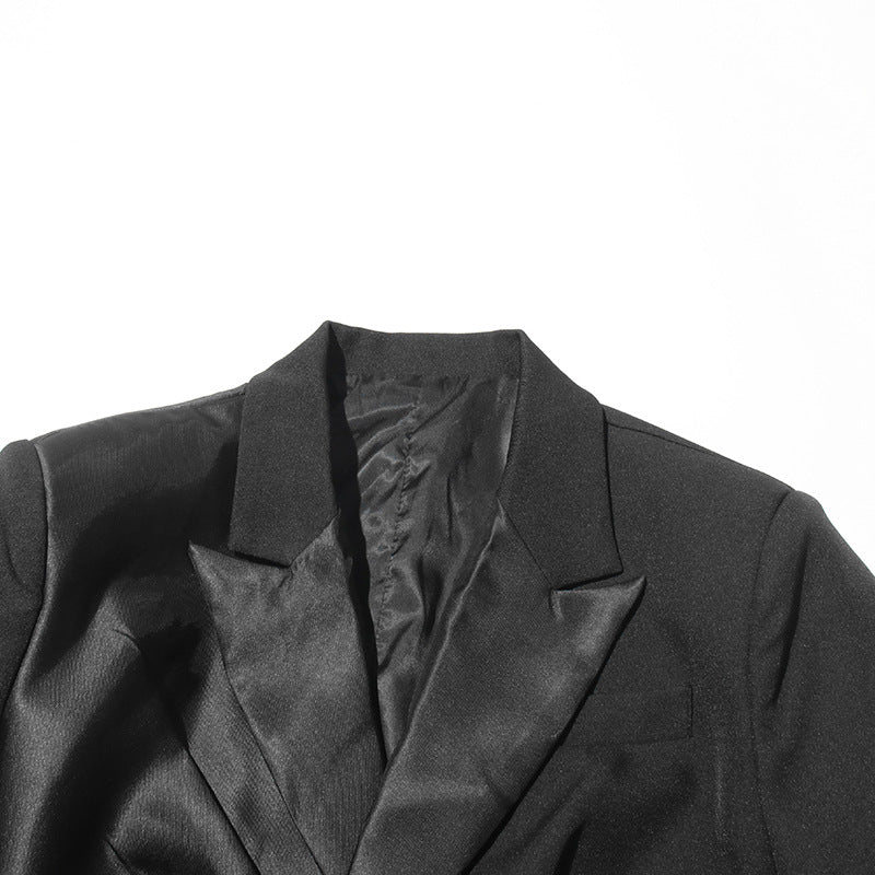 سترة مصممة خصيصًا مع درابزين ساتان غير متماثل - أوروراسو