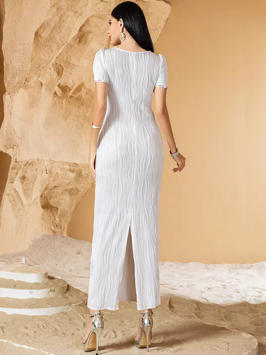 فستان ماكسي ضيق بفتحة رقبة وأكمام قصيرة - بيرل