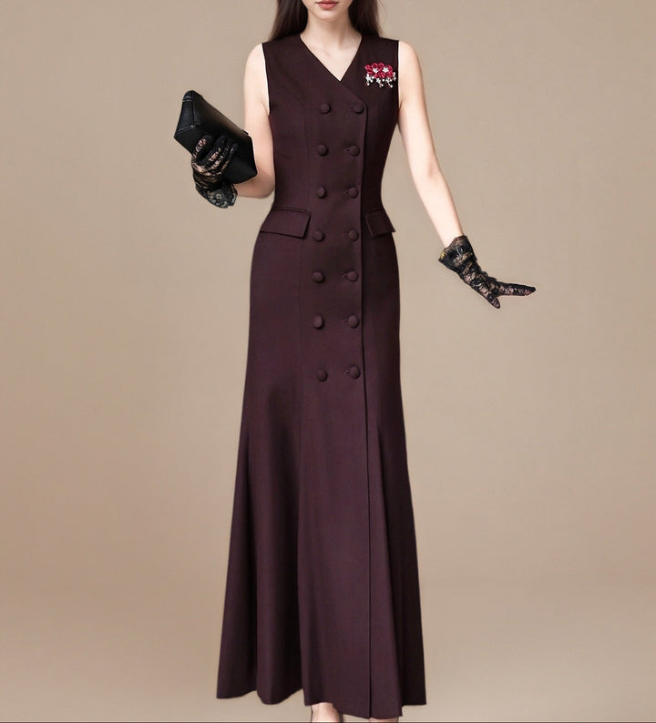 sleeveless double-breasted gown with floral brooch – NOIRÉ