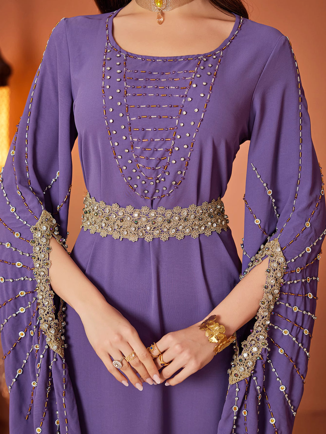 op maat gemaakte flare-pak met satijnen pofmouwen – VALENCIA 