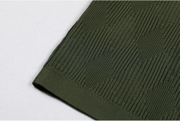 فستان متوسط ​​الطول محبوك بأكمام قصيرة وأزرار ذهبية – أورارلي