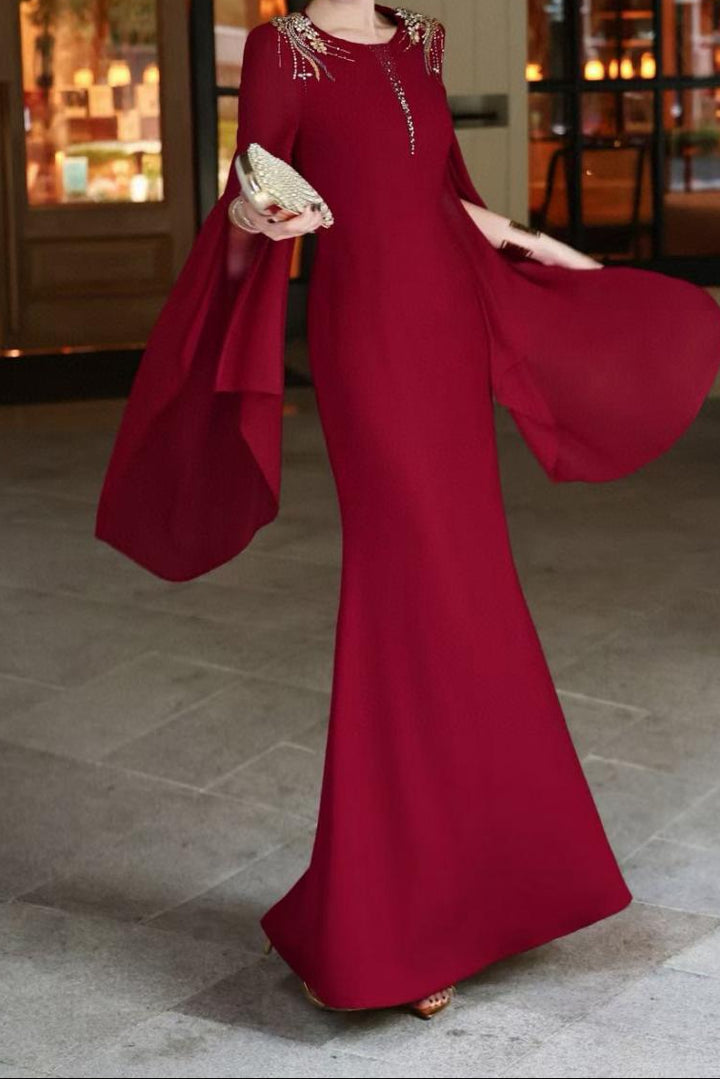 فستان حورية البحر بأكمام كاب وأكتاف مزينة – روزابيل