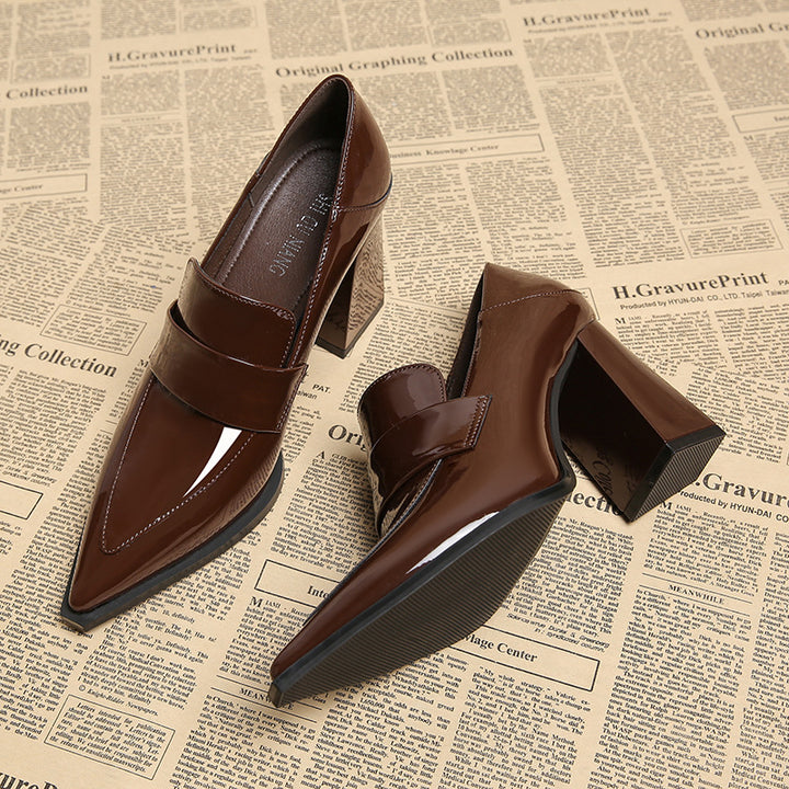 pointed-toe block heels with glossy strap - SIENARTI